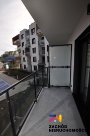 Atrakcyjna kawalerka z tarasem i balkonem